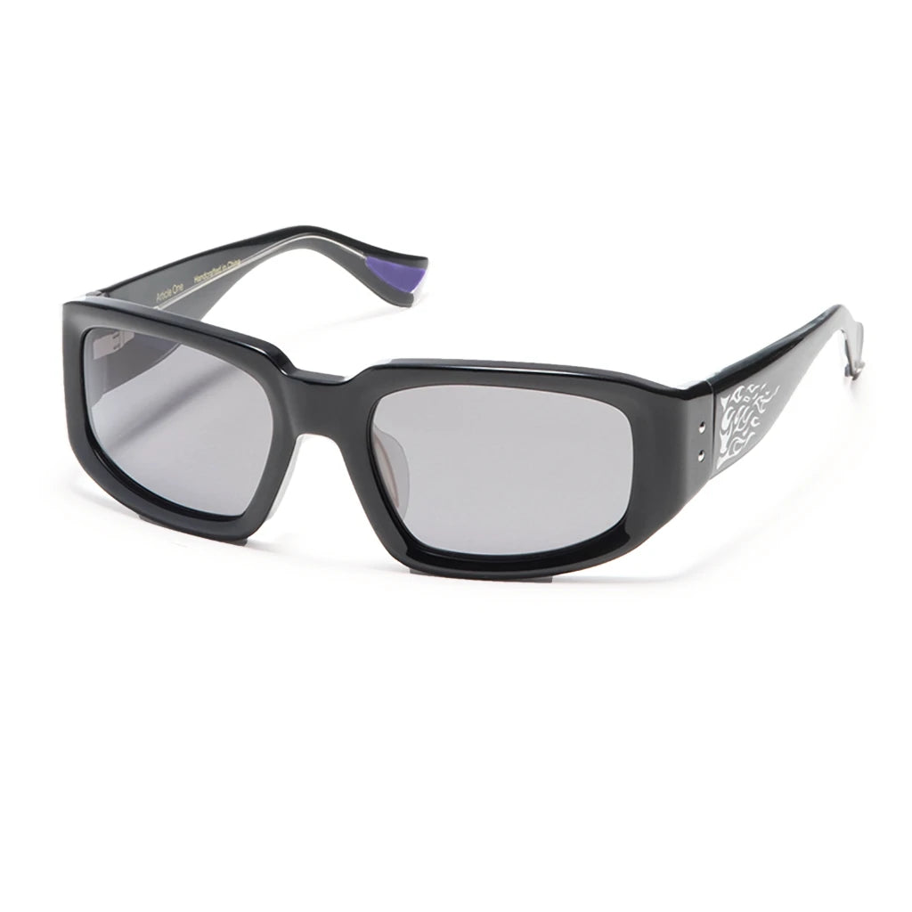 César Villalba cycling and performance polarized in black flames